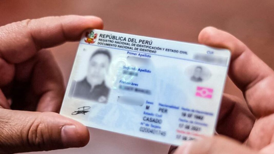 Peruanos en el extranjero deben acercarse a consulado y tramitar DNI Electrónico FOTO INFOBAE