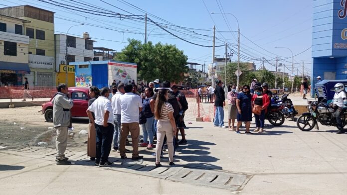 Comerciantes de Plaza del Mar pierden más del 60 % de ingresos por cierre de avenida Sullana FOTO RADIO CUTIVALU